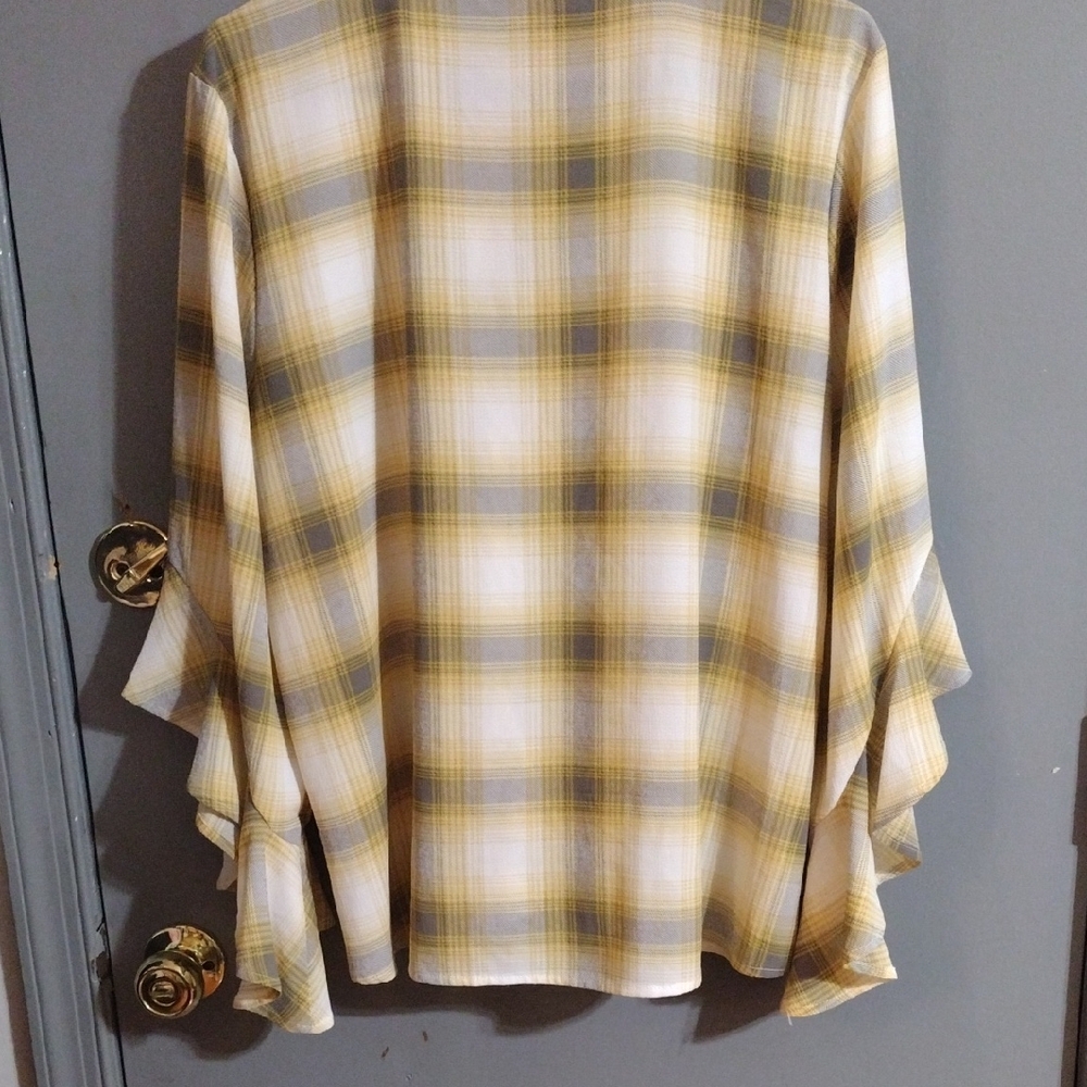 2/ $ 8 Sale Tempted , Chic And Vibrant Yellow Plaid Blouse - Picture 4 of 5